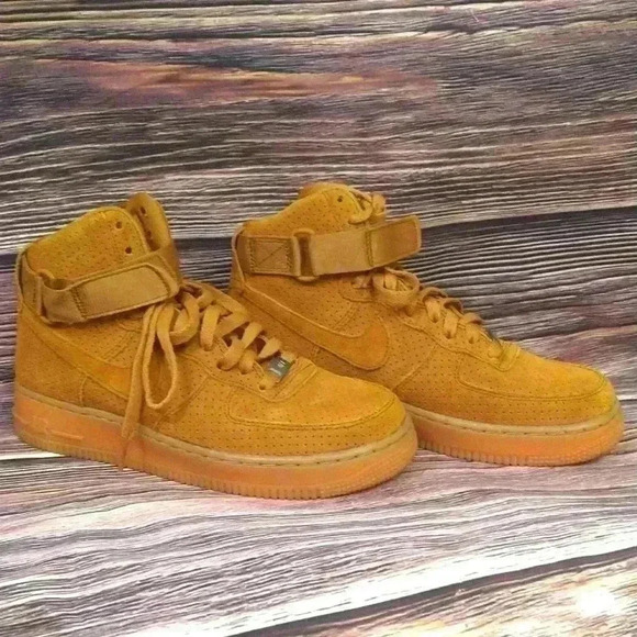 Nike Shoes - Women's Nike Tan Sneaker Air Force 1 Women 8.5